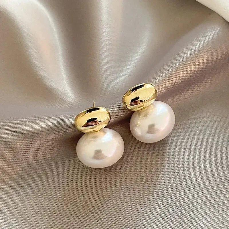 Bonnie | Gold Bean Pearl Stud Earrings