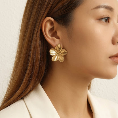 Freya | Petal Flower Stud Earrings in Gold