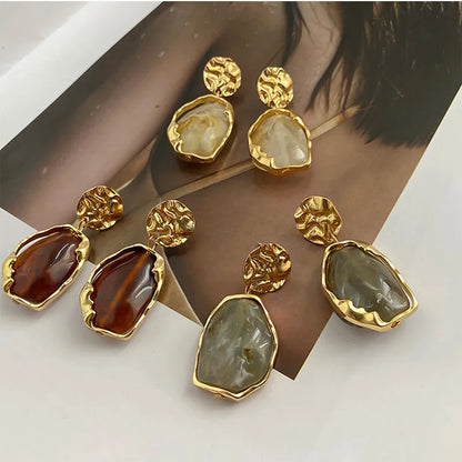 Wren | Hammered Coin Resin Pendant Drop Earrings