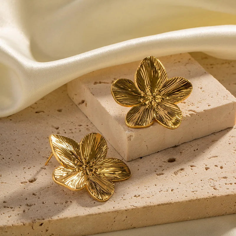 Freya | Petal Flower Stud Earrings in Gold