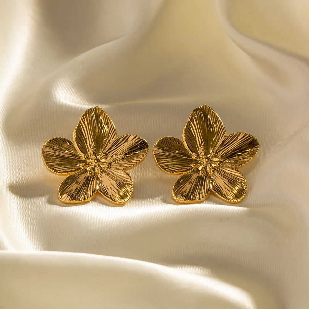 Freya | Petal Flower Stud Earrings in Gold