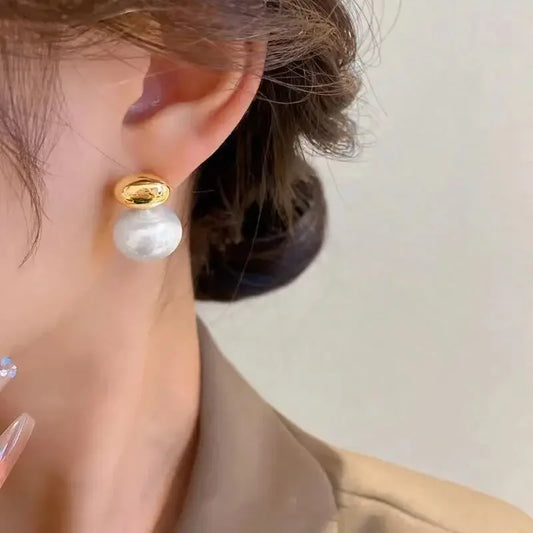 Bonnie | Gold Bean Pearl Stud Earrings