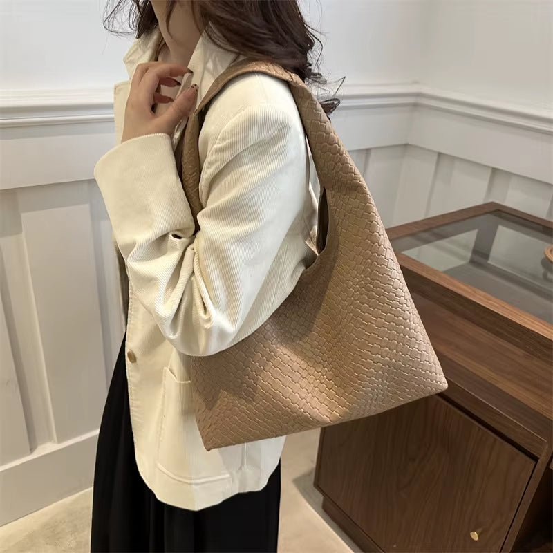 Margot | Woven Hobo Shoulder Bag