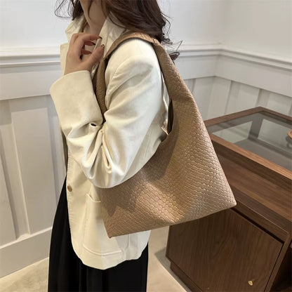 Margot | Woven Hobo Shoulder Bag
