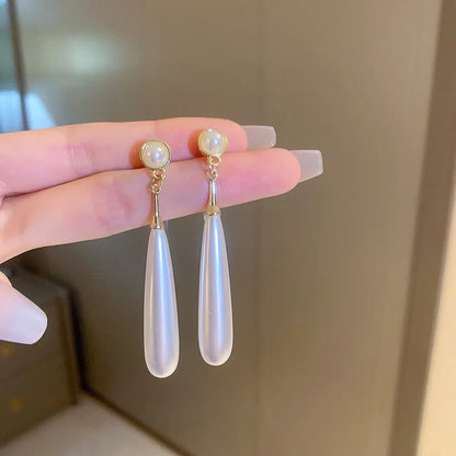 Elara | Teardrop Pearl Dangle Earrings