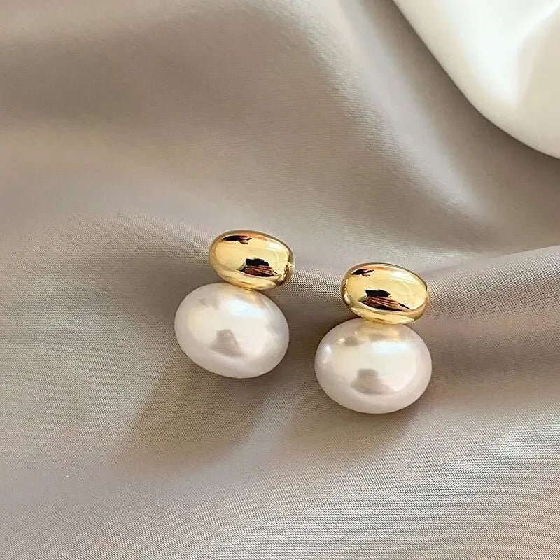 Bonnie | Gold Bean Pearl Stud Earrings